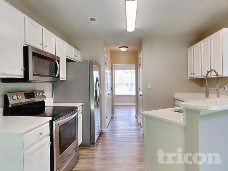 Building Photo - 703 Carly Court