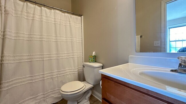 Building Photo - Amazing Location - Downtown Modern Living:...