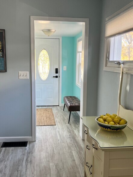 Building Photo - 815 Sixth St