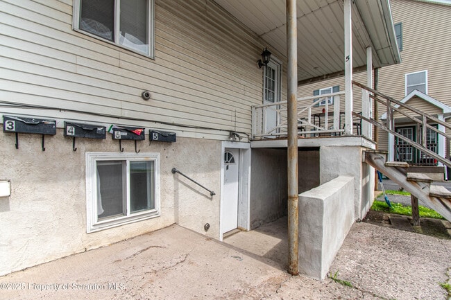 Building Photo - 502 Cypress St