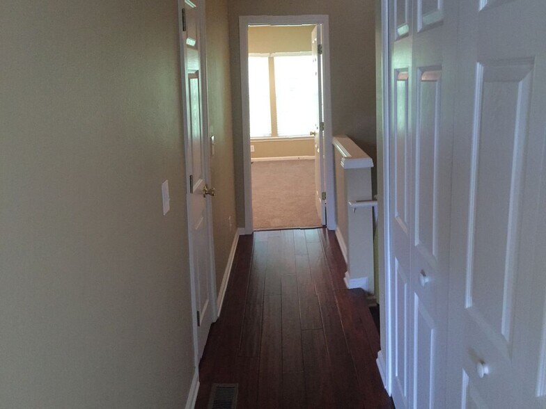 Building Photo - 8412 Thornbush Court