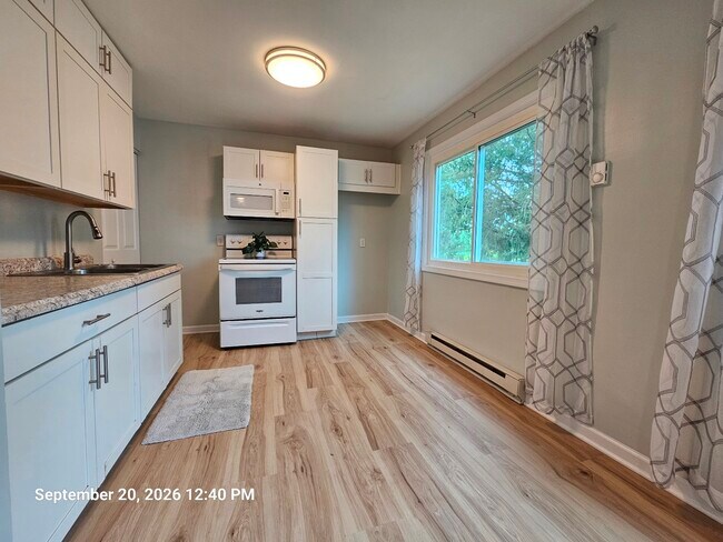 Building Photo - 510 Rockland Ave