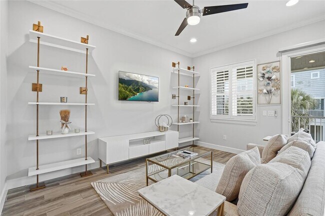 Building Photo - 3162 Moorings Dr S