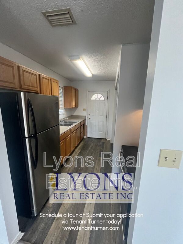 Building Photo - 606 Briarcliff Cir