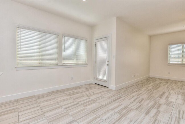 Building Photo - 420 White Steppe Way