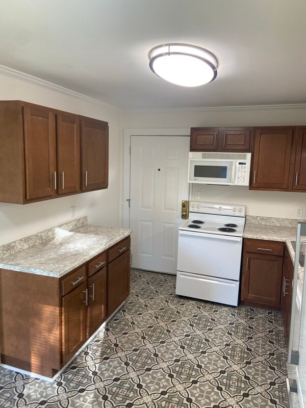 Building Photo - 103 N 13th St