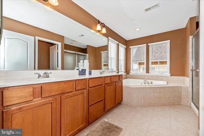 Building Photo - 3907 Braveheart Cir