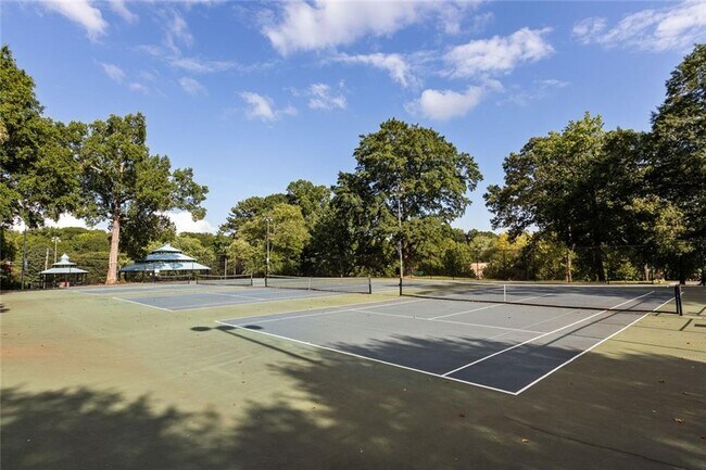 Building Photo - 2238 Ridgedale Rd NE