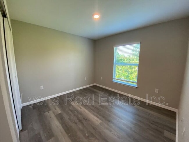 Building Photo - 126 Smallwood Rd