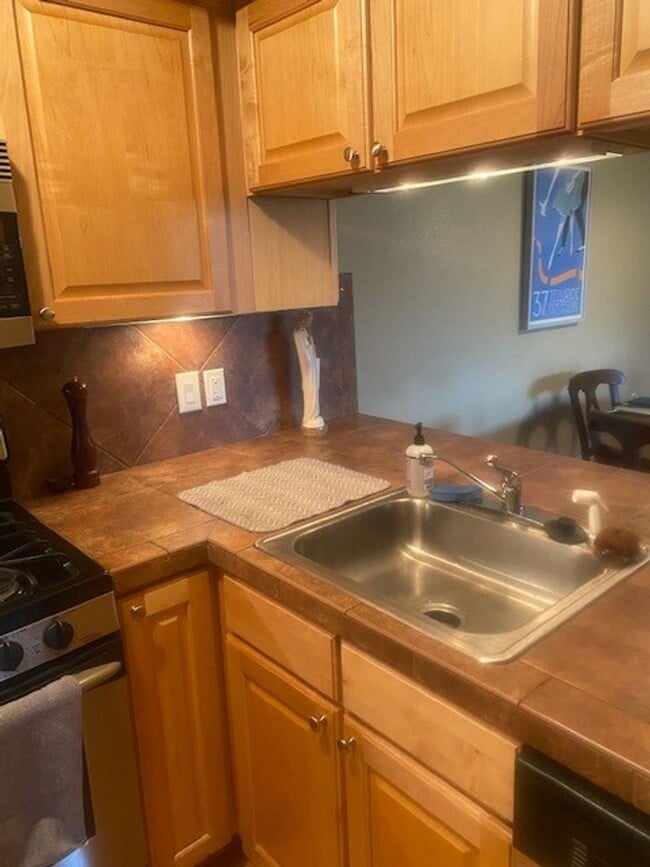 Building Photo - Beautiful 1B/1B Boulder Home