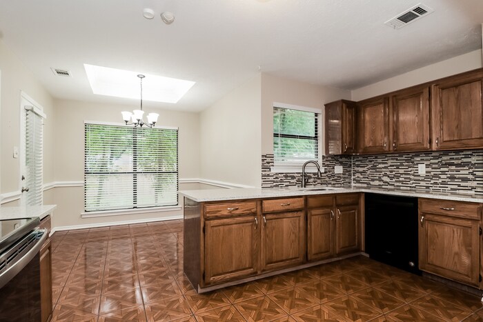 Building Photo - 524 E Lanett Dr
