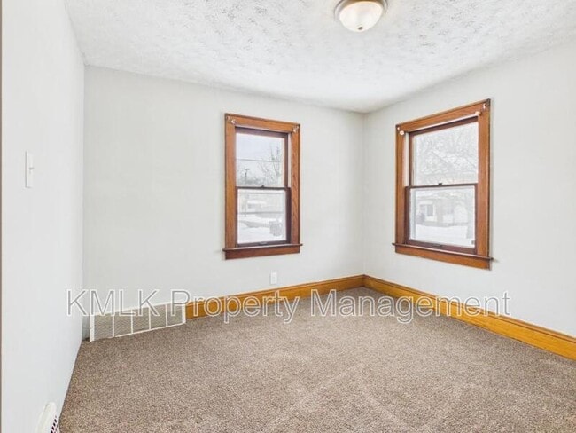 Building Photo - 806 Crouse St