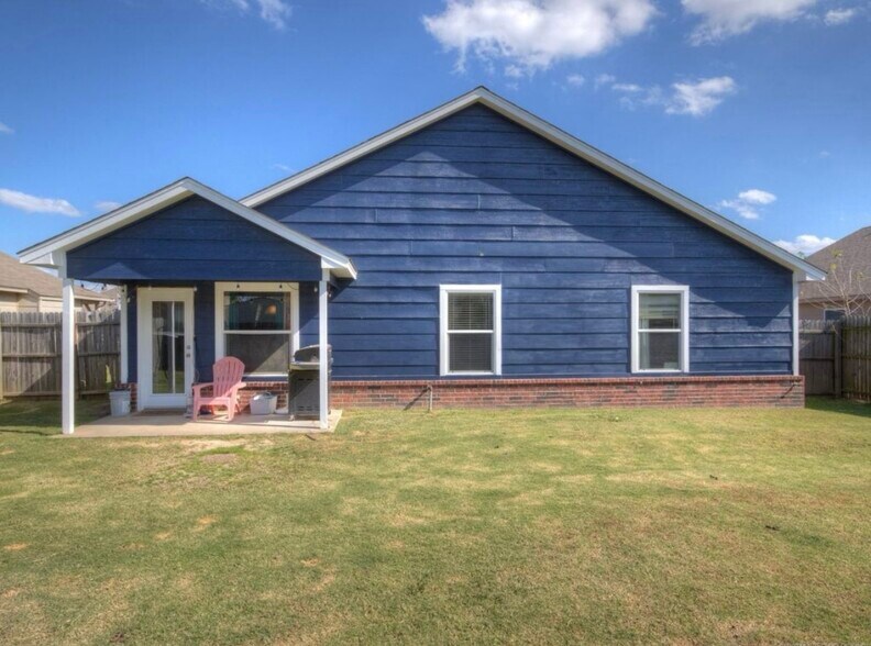 Building Photo - 120 Newman Cir