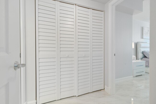 Building Photo - 99 SE Mizner Blvd