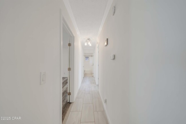 Building Photo - 205 Sunset Ln