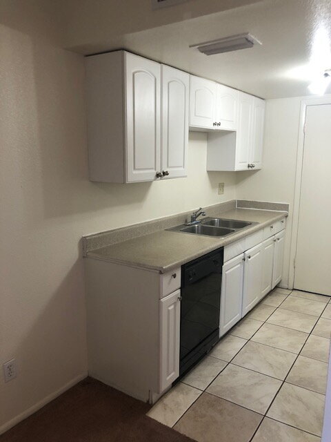 Building Photo - Very Nice 2 Story, 2 Bedroom, 1 Bath Townh...