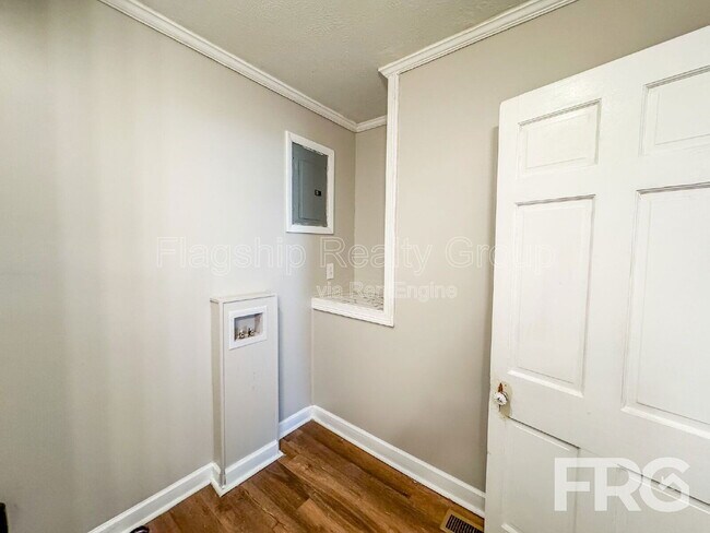 Building Photo - 611 Rudolph St