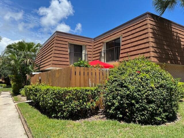 Primary Photo - 3063 30th Ct