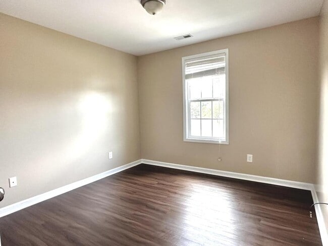 Building Photo - 3017 Cricket Rd