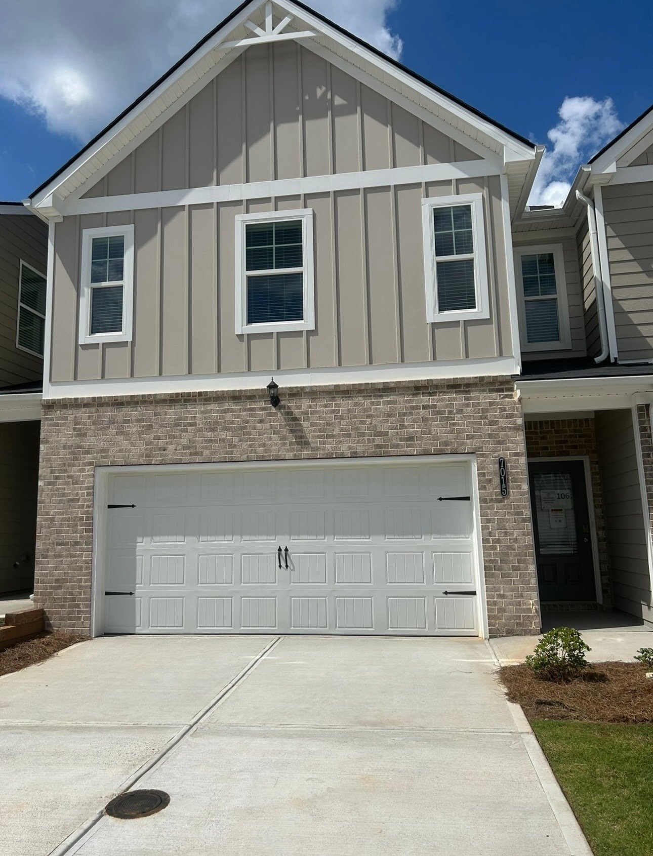 Building Photo - 7015 Old Bridge Ln