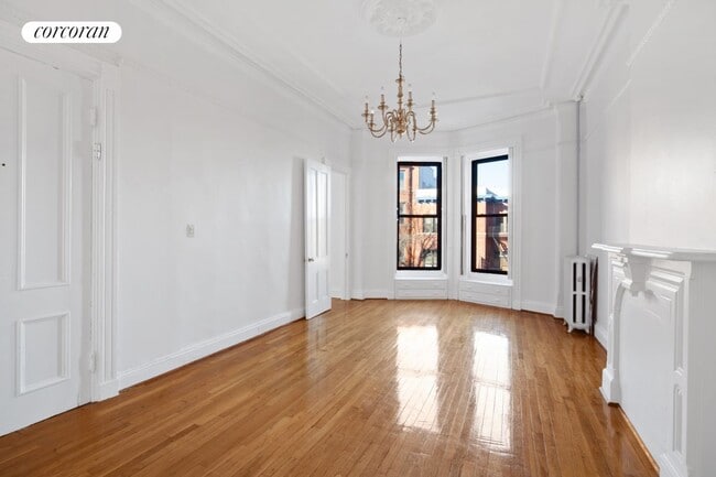Primary Photo - 61 7th Ave