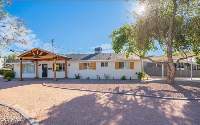 Building Photo - 6749 E Wilshire Dr