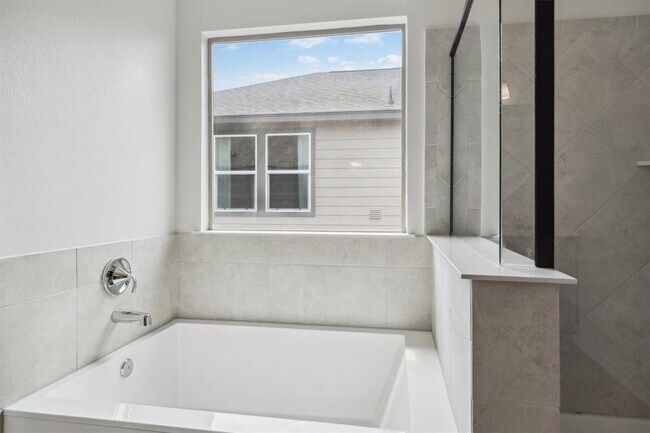 Building Photo - 925 Yellow Ribbon Trl