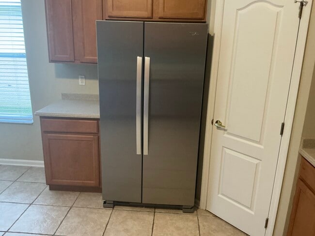 Building Photo - 461 Misty Oaks Run