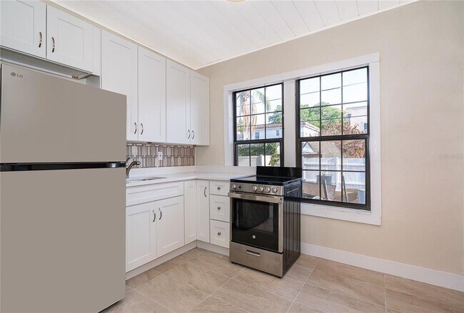 Building Photo - 601 Delaney Park Dr