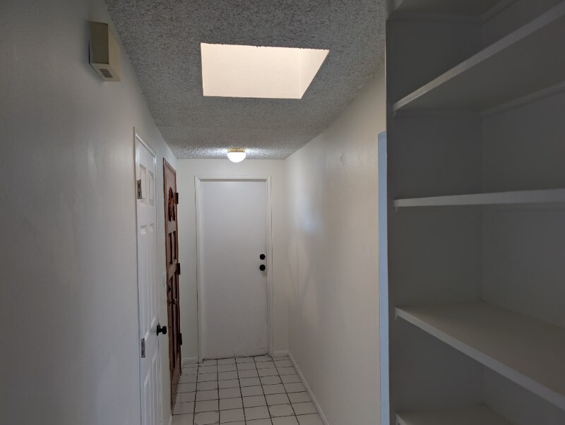 Building Photo - 730 Holly Ave