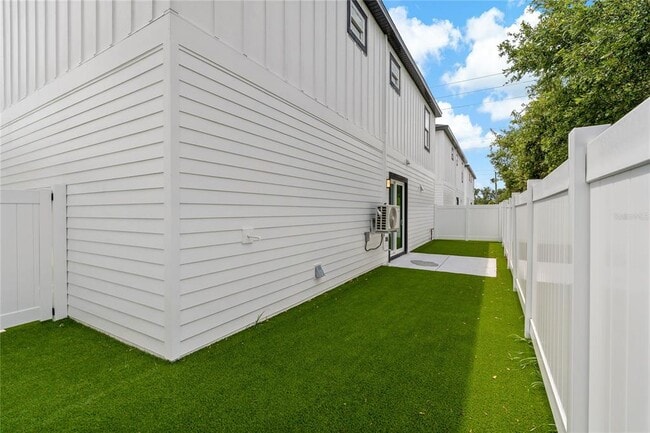 Building Photo - 1348 San Christopher Dr