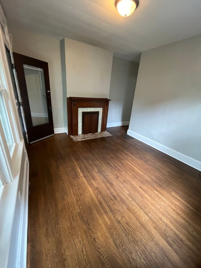 Building Photo - 337-339 Mithoff