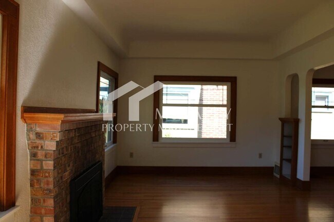 Building Photo - 508 N 11th St