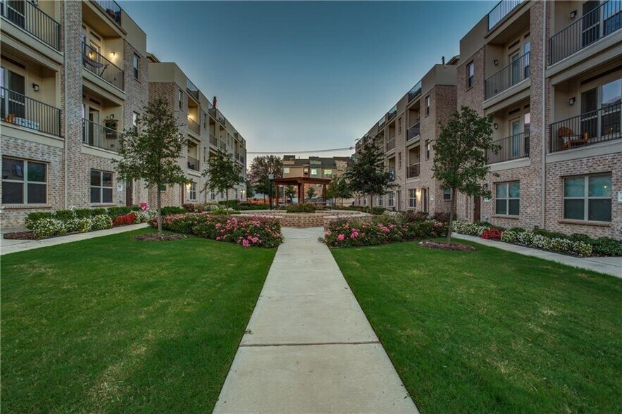 Building Photo - 1310 Rancho Mirage Dr