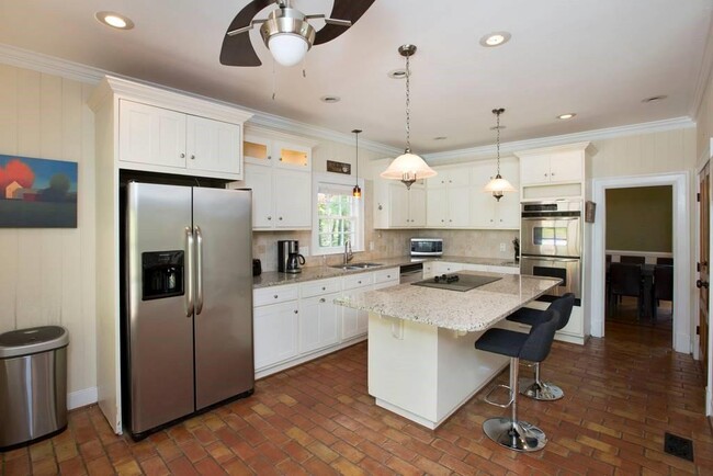 Building Photo - 2633 Brittany Ct SE