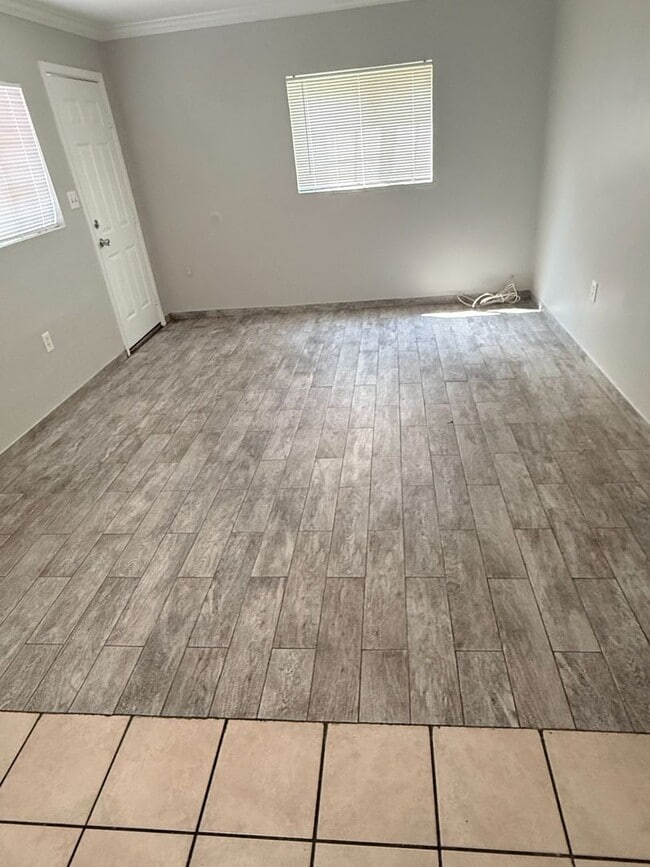 Building Photo - 1266 W Stoneridge Ct