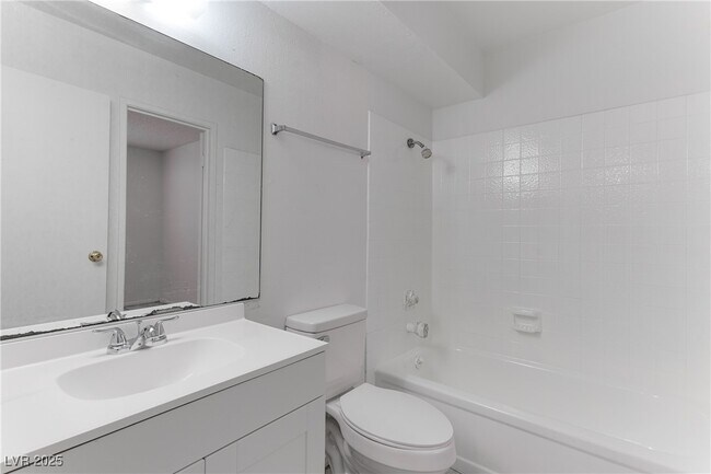 Building Photo - 312 E Tonopah Ave