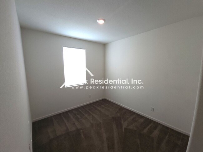 Building Photo - Newer North Natomas 4bd/3ba Home!