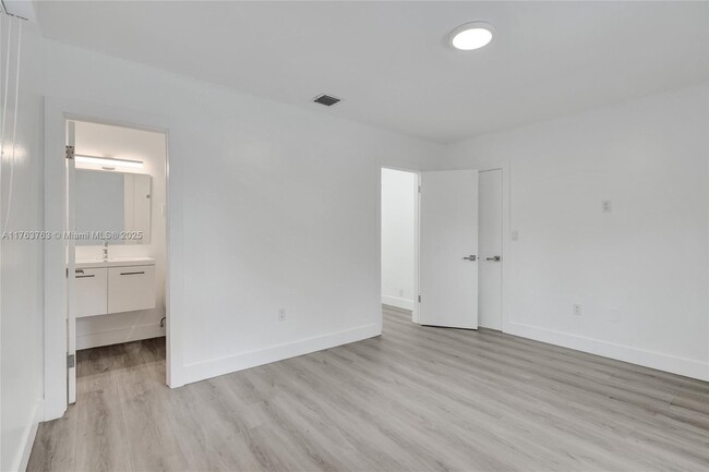 Building Photo - 59 NE 51st St