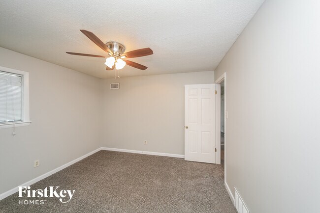 Building Photo - 2241 Chippingham Pl