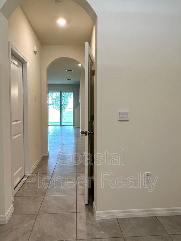 Building Photo - 5334 Dragonfly Dr
