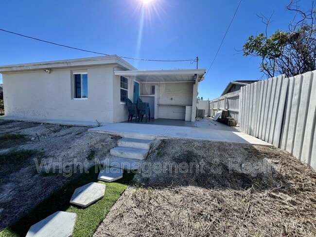 Building Photo - 3907 Luma Dr