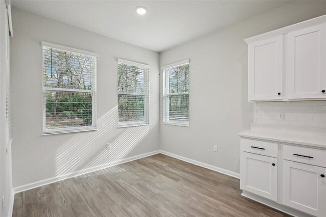 Building Photo - 64 Cactus St