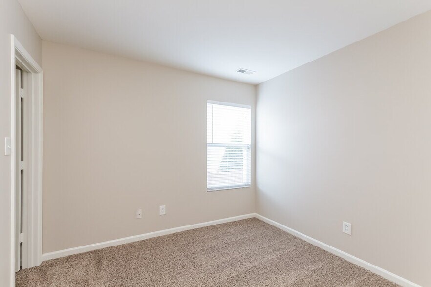 Building Photo - 3907 Hunter Hill Ln