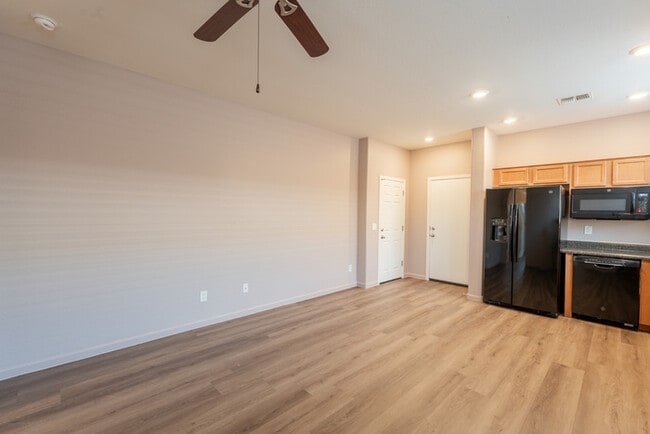 Building Photo - Two homes in one!