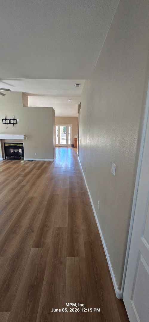 Building Photo - 3 bedroom 2 bath home