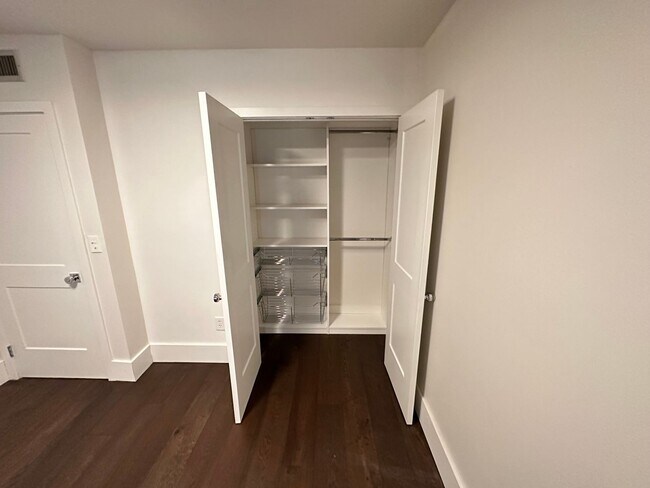 Building Photo - Renovated 2 Bed, 2 Bath Condo in Lakeside Community of Lake Maitland Terrace!!