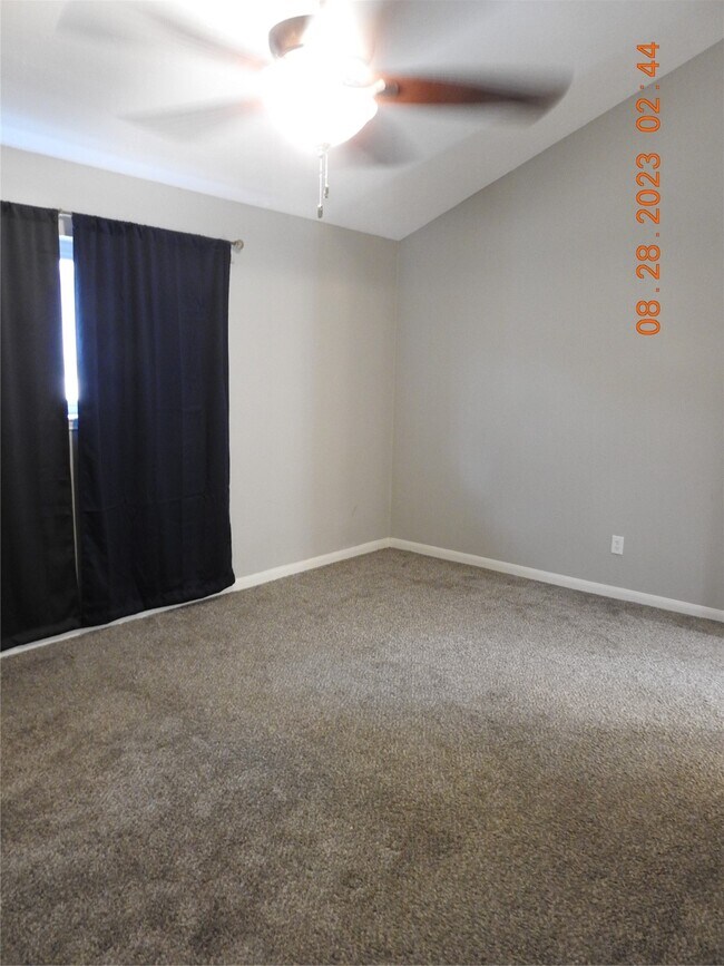 Building Photo - 22 Chapparal Ct