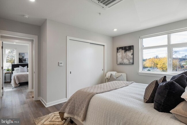 Building Photo - 3449 Scotts Ln