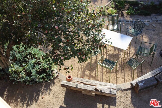 Building Photo - 2169 Lemoyne St